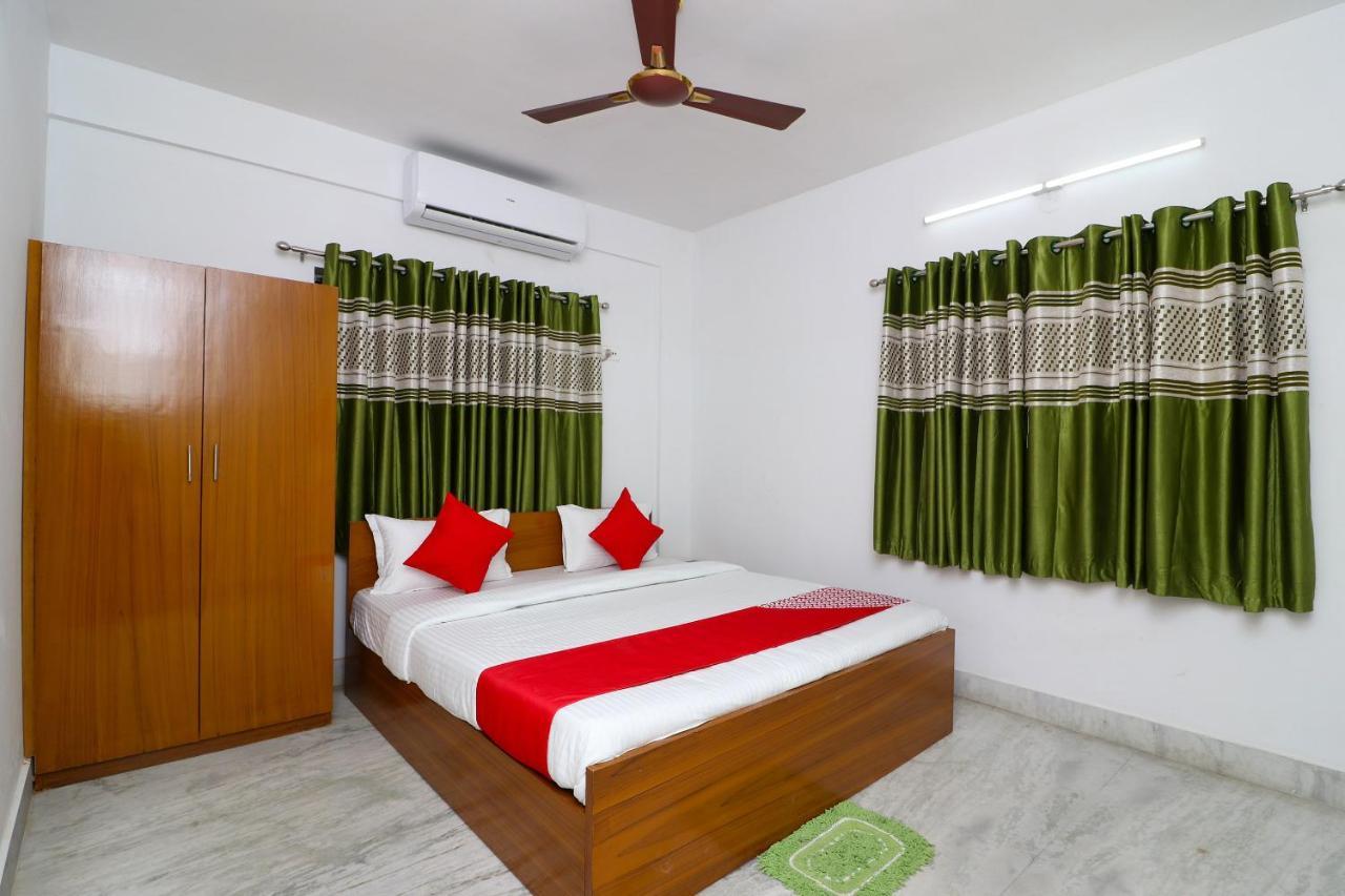 Oyo 30269 Amar Raj Inn Калькутта Экстерьер фото
