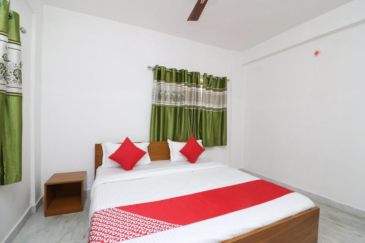 Oyo 30269 Amar Raj Inn Калькутта Экстерьер фото
