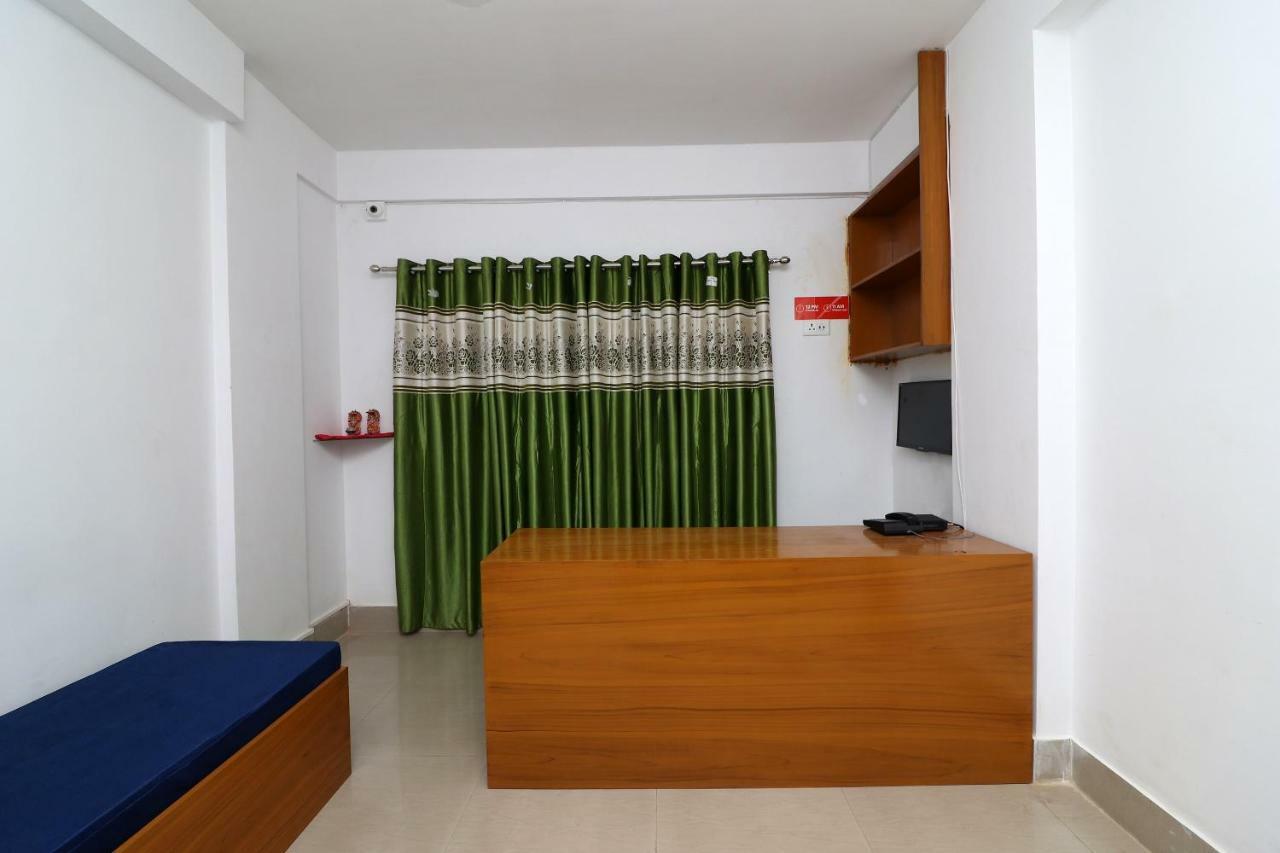Oyo 30269 Amar Raj Inn Калькутта Экстерьер фото