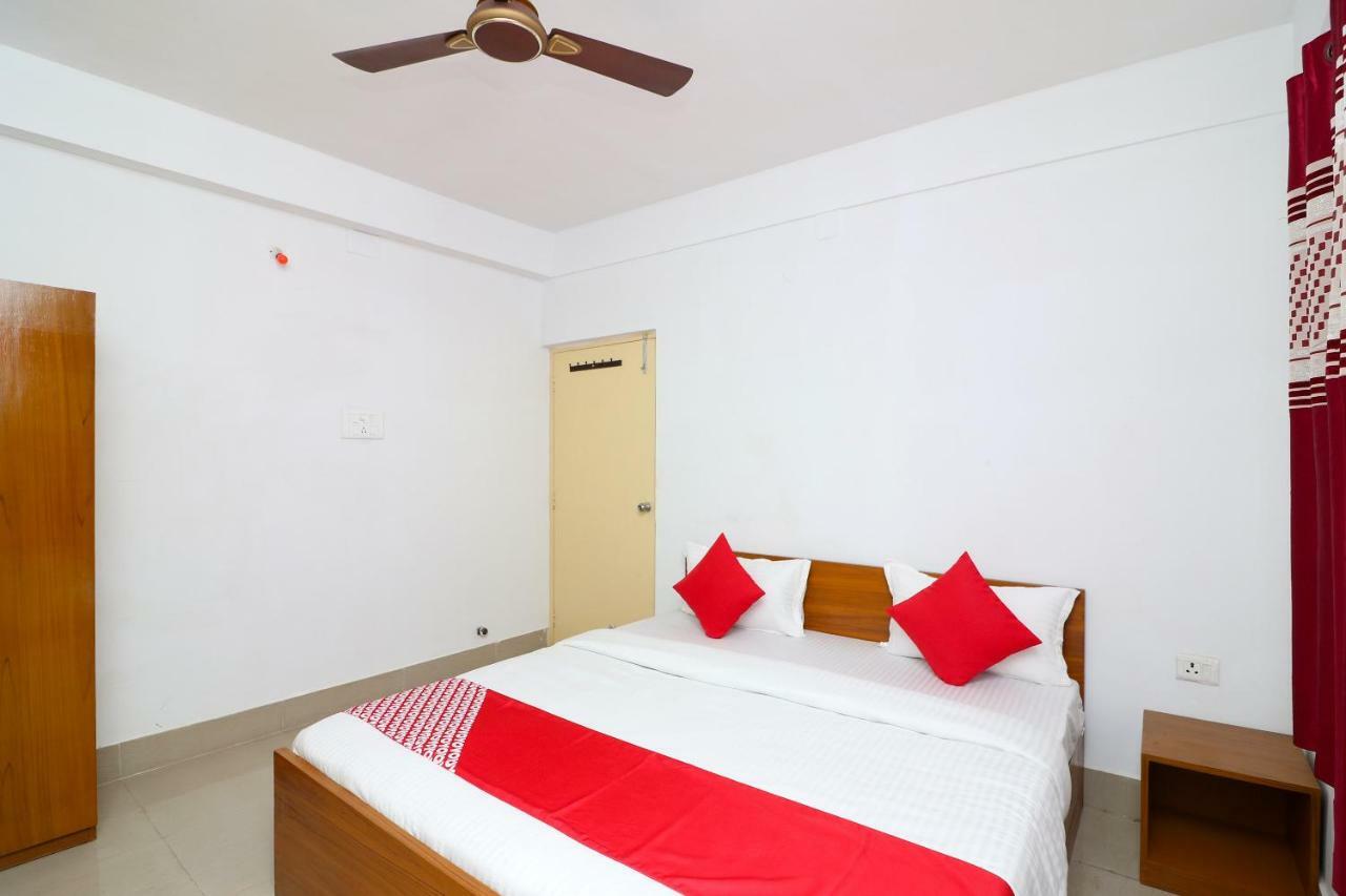 Oyo 30269 Amar Raj Inn Калькутта Экстерьер фото